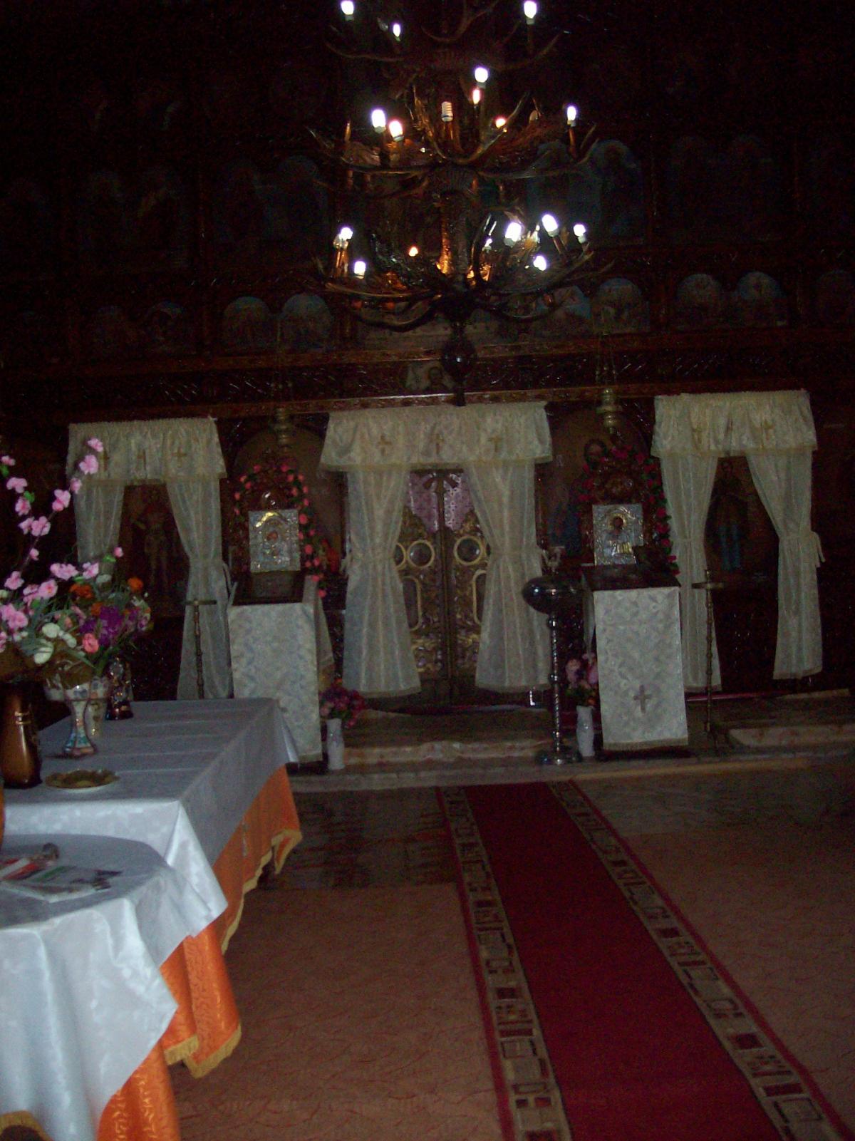 Interiorul bisericii